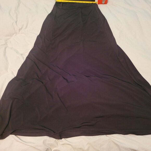 Black maxi skirt - Picture 3 of 3